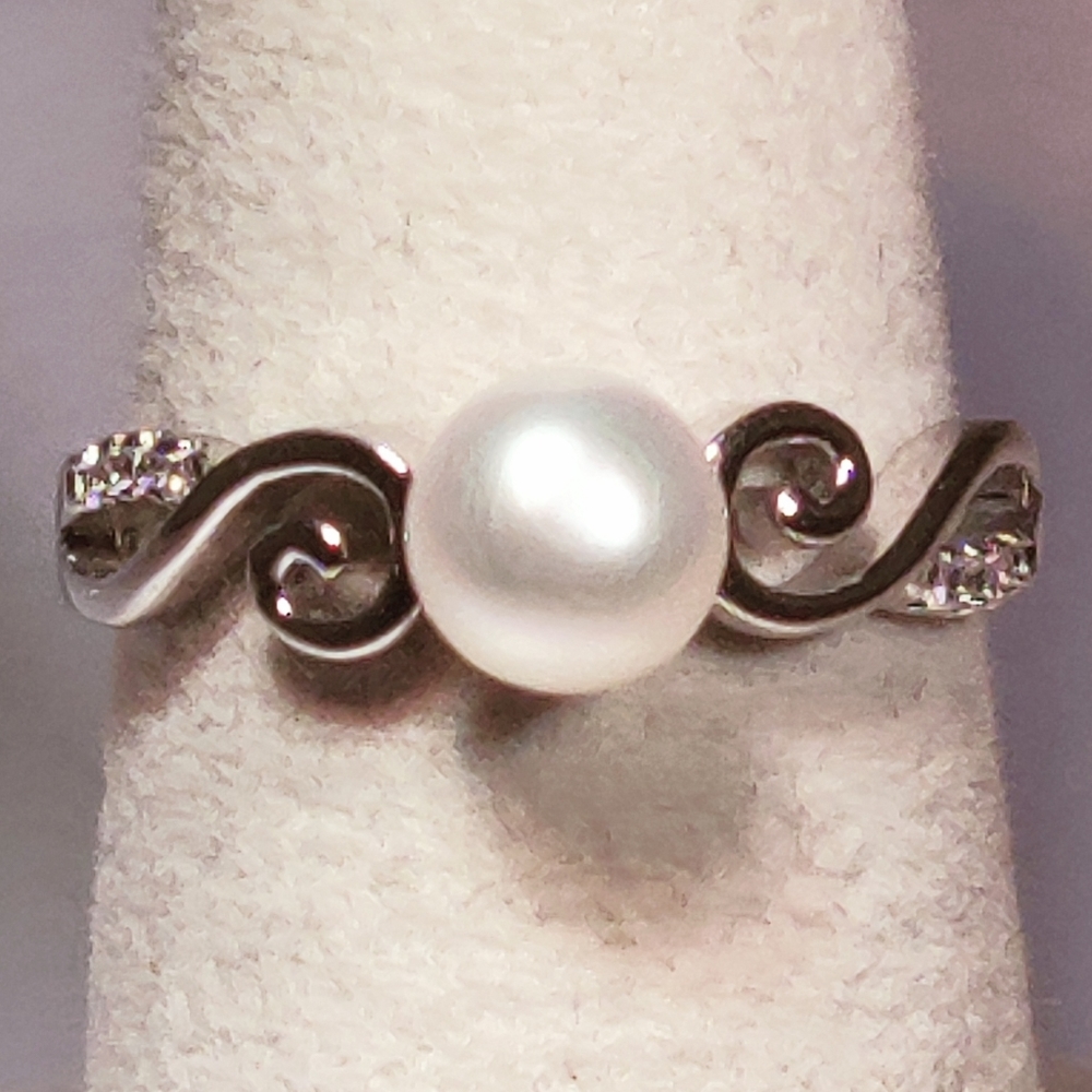 Vantel Pearls Enduring Hope Ring - Picture 3 of 6